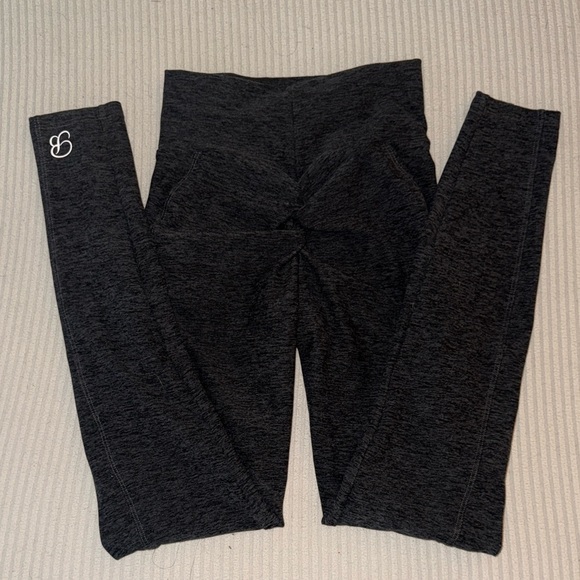 Bombshell Sportswear Scrunchbum Heather Gray Leggings - Picture 1 of 3